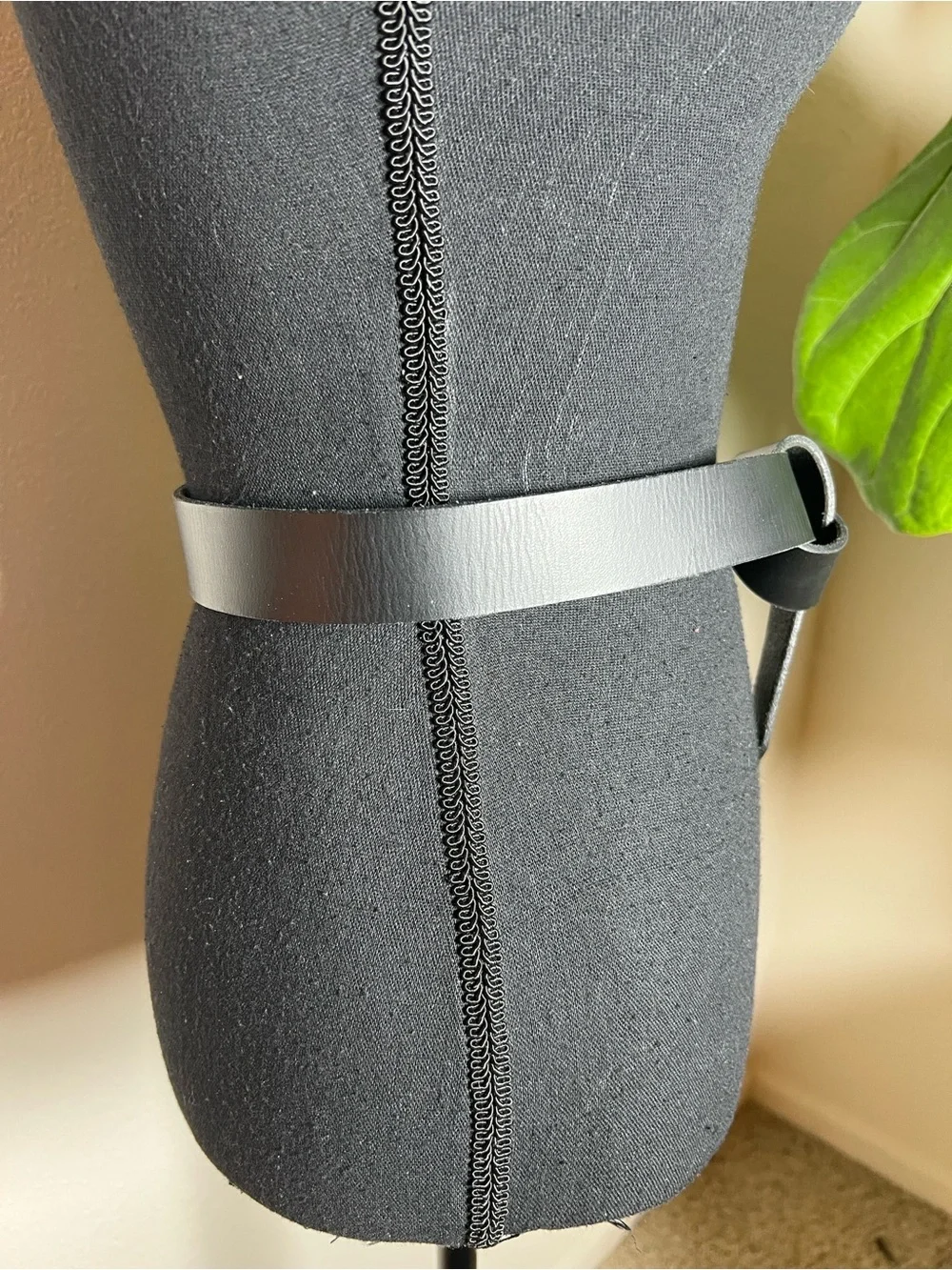 Medieval Viking Black Leather Belt with Silver Tone O-Ring